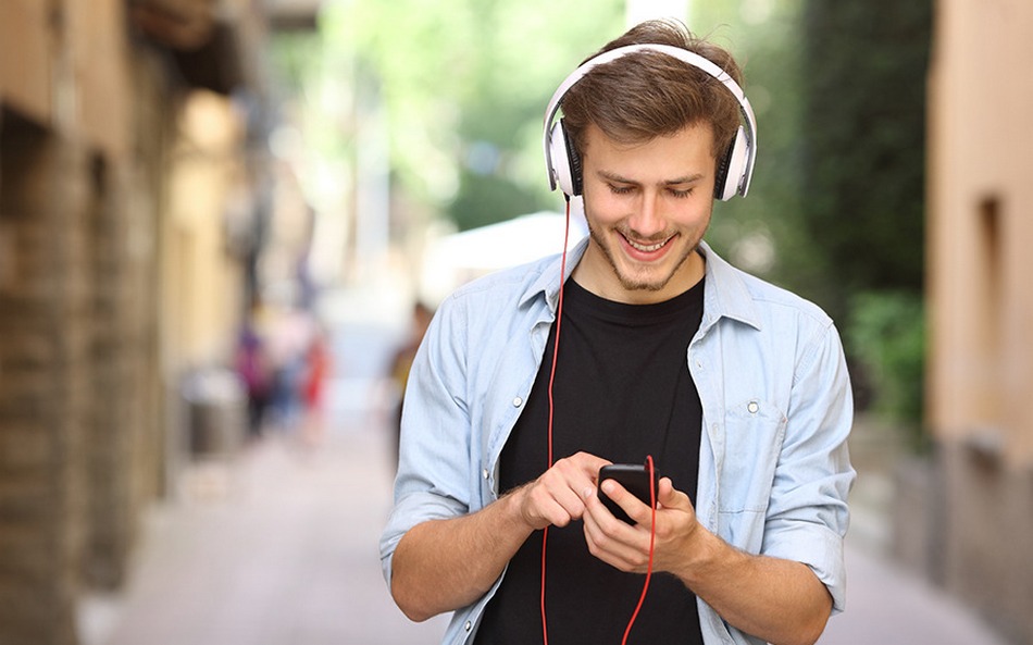 Мегафон: россияне стали меньше слушать музыку