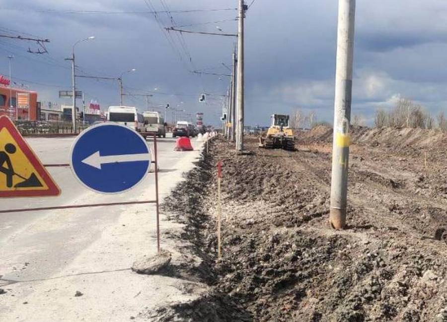 В Брянске начали расширять дорогу по улице Объездной возле «Аэропарка»