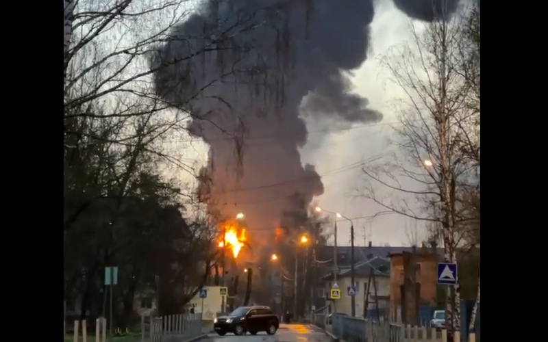 При пожаре на нефтебазе в Брянске никто не пострадал