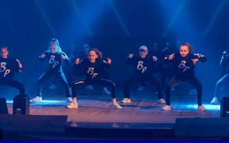 Нам 9 лет: «Broken parquet» приглашает брянцев на шоу-концерт