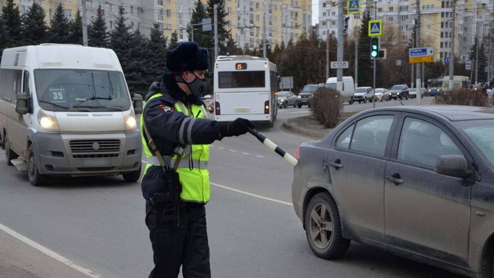 В Брянске за стуки задержали 4 таксистов-нарушителей