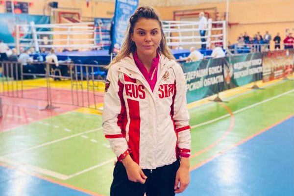 Елена Жиляева из Брянска победила на чемпионате ЦФО по женскому боксу