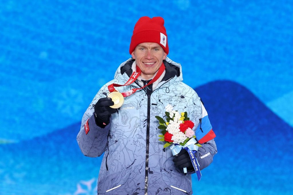 Брянскому лыжнику Большунову вручили золотую олимпийскую медаль