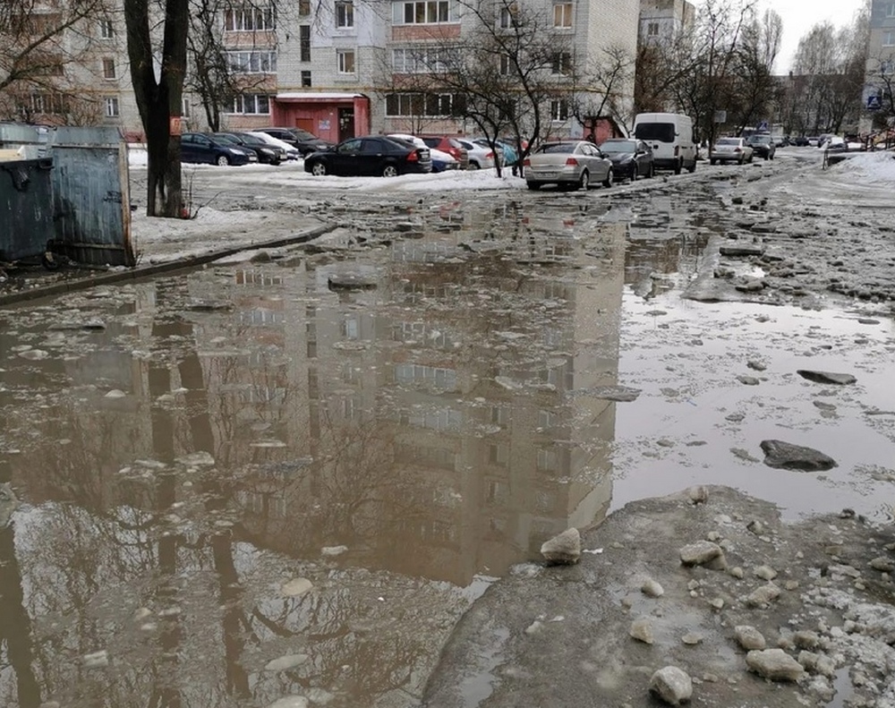 В Брянске в Фокинском районе под воду ушла улица Жуковского