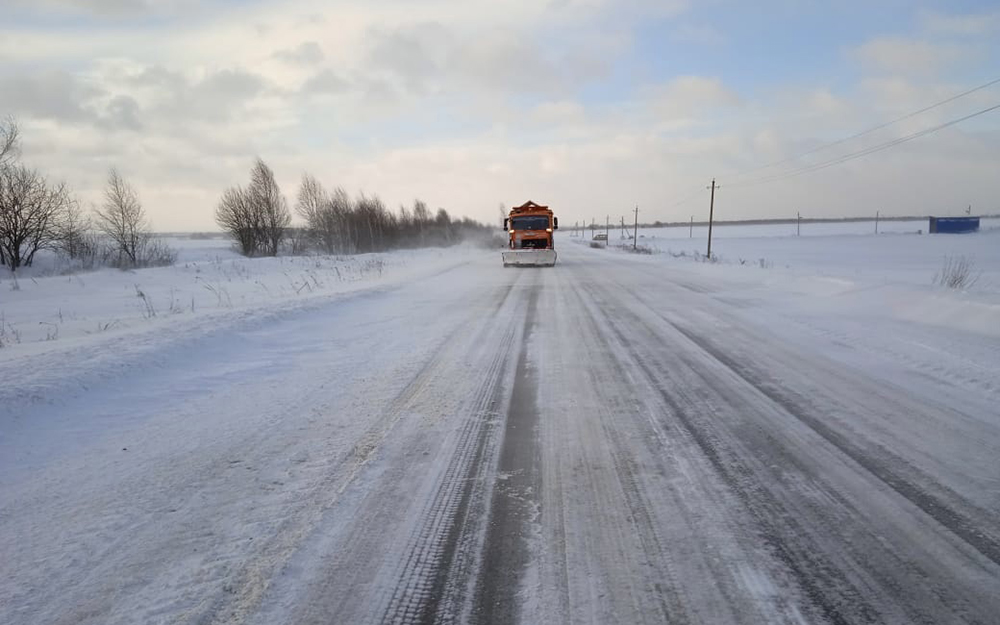 Дороги Брянской области от снега чистят 158 единиц техники