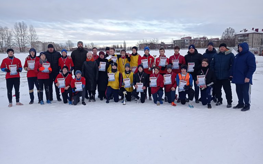 В Брянске завершился городской турнир по мини-футболу на снегу