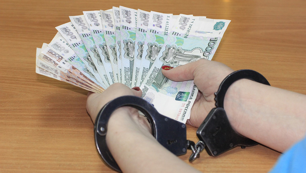 Жительница Навлинского района потратила с карты знакомой 7000 рублей