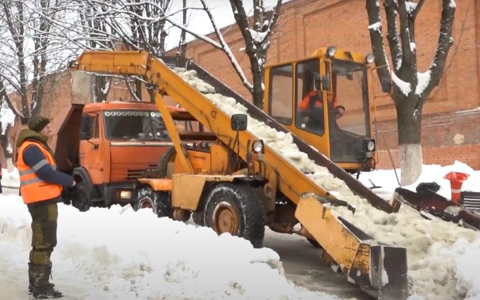 О битве дорожников со снегом рассказал телеканал «Брянск 24»