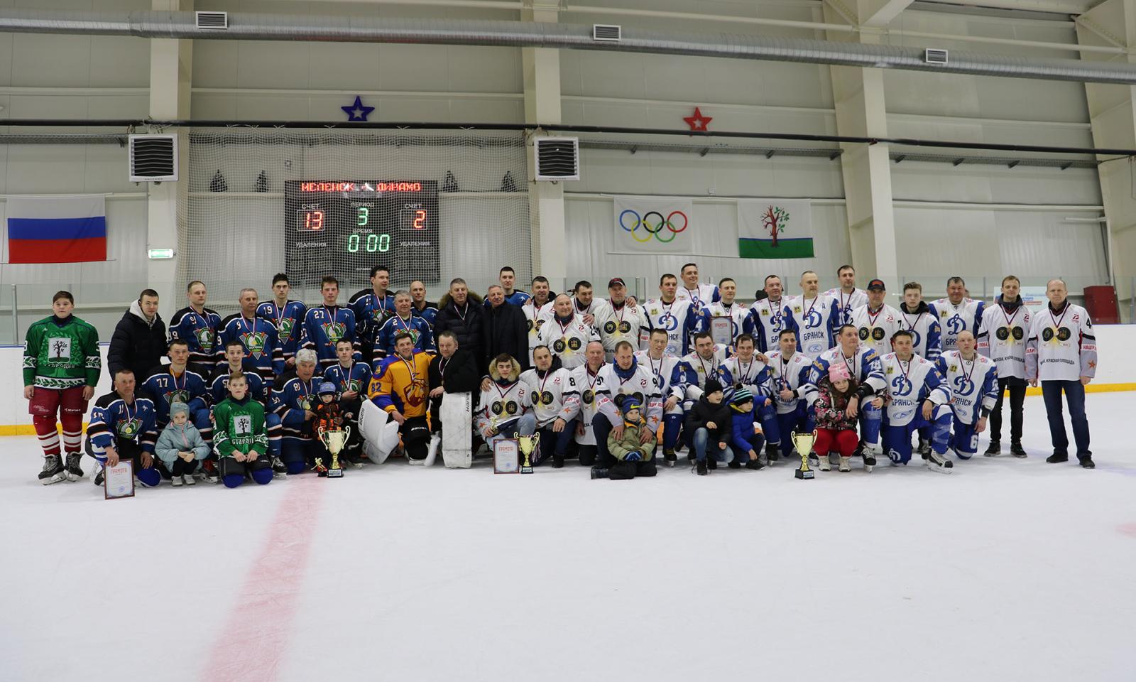 В Стародубе состоялся патриотический турнир по хоккею в поддержку Донбасса