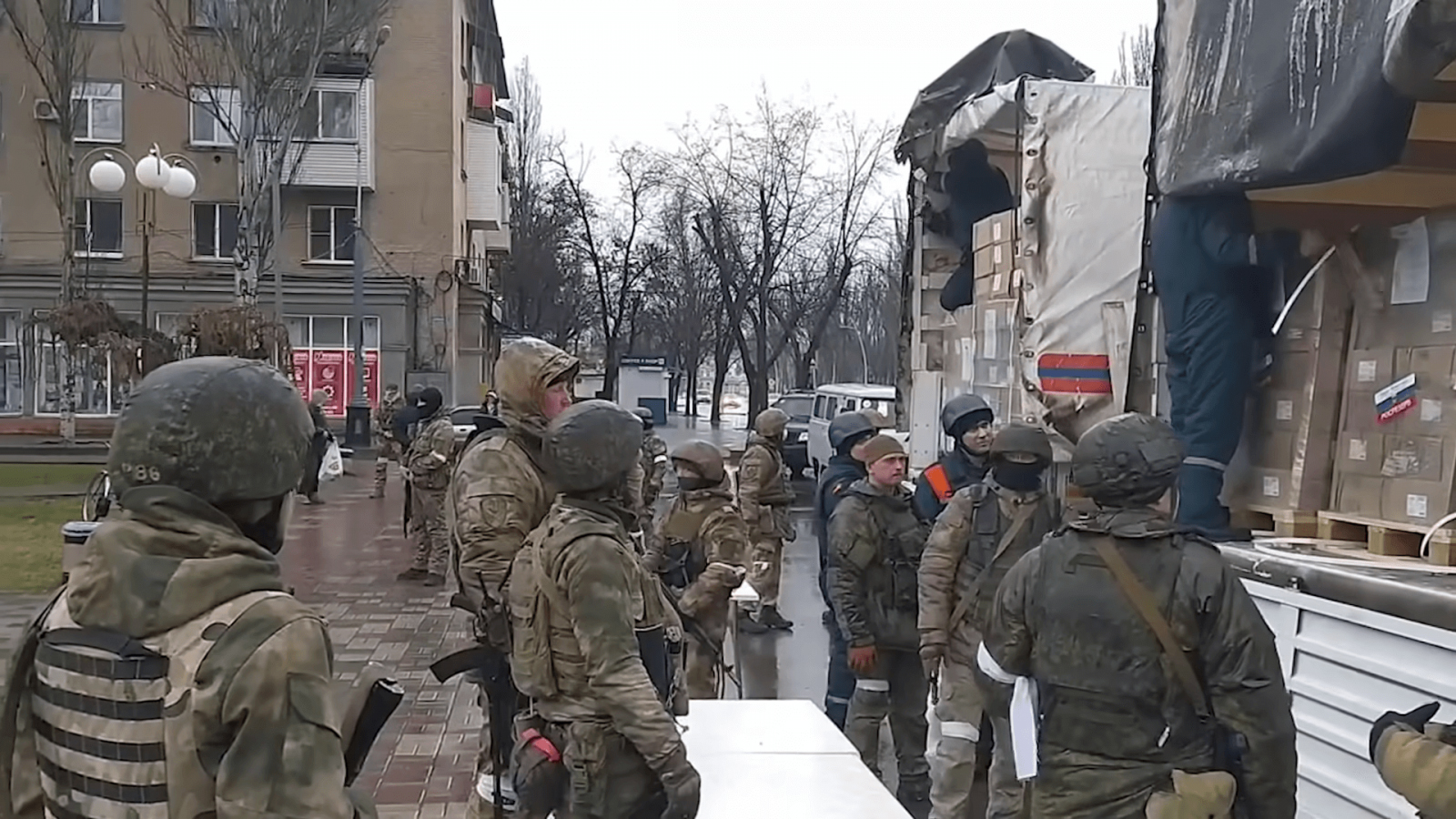 Российские военные открыли гуманитарные коридоры из Киева и Харькова