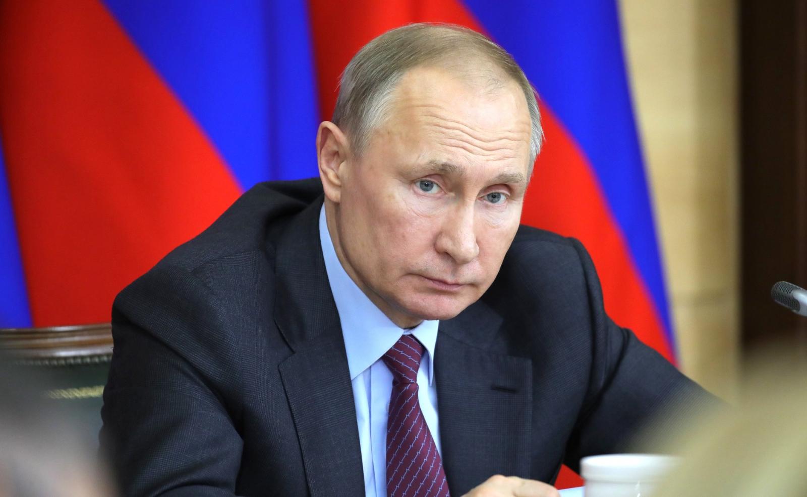 Путин поручил главам регионов принимать гибкие решения по поддержке граждан