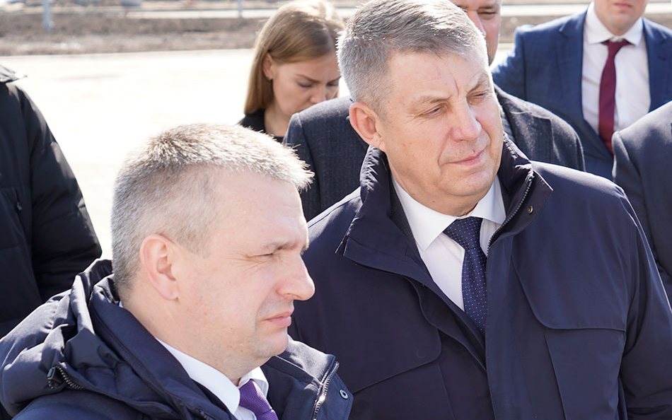 Брянский губернатор Богомаз пристыдил бегущих из России «звезд»