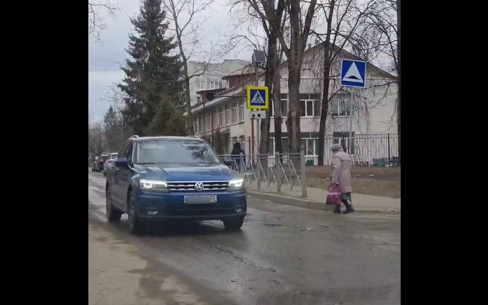 Автомобилиста наказали за движение по встречке возле брянской гимназии №7