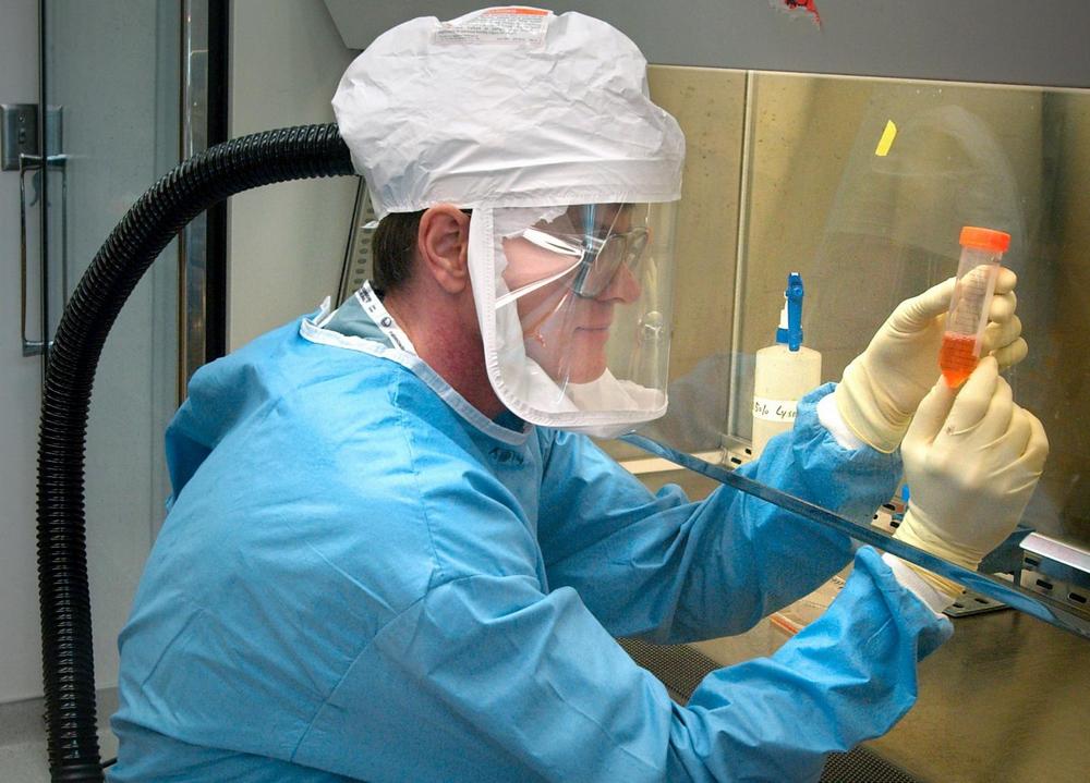США пообещали помочь не допустить захвата украинских биолабораторий