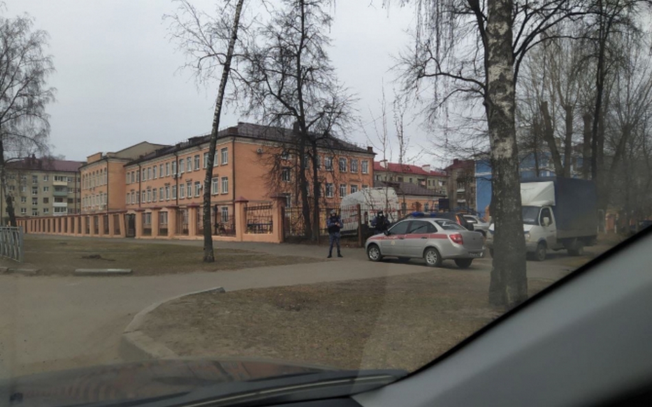 В Брянске эвакуировали учеников и учителей из лицея № 2