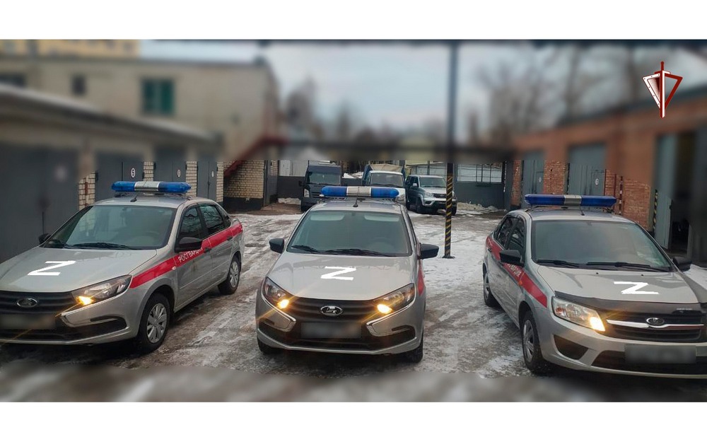 Росгвардейцы в Брянске нанесли на служебные автомобили боевой знак Z