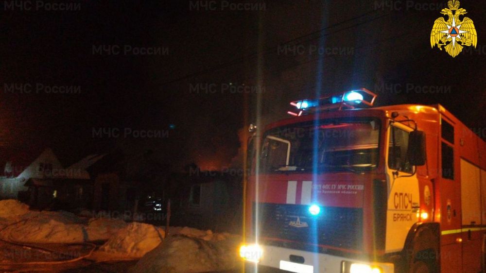 В Бежицком районе Брянска произошло возгорание двухквартирного жилого дома