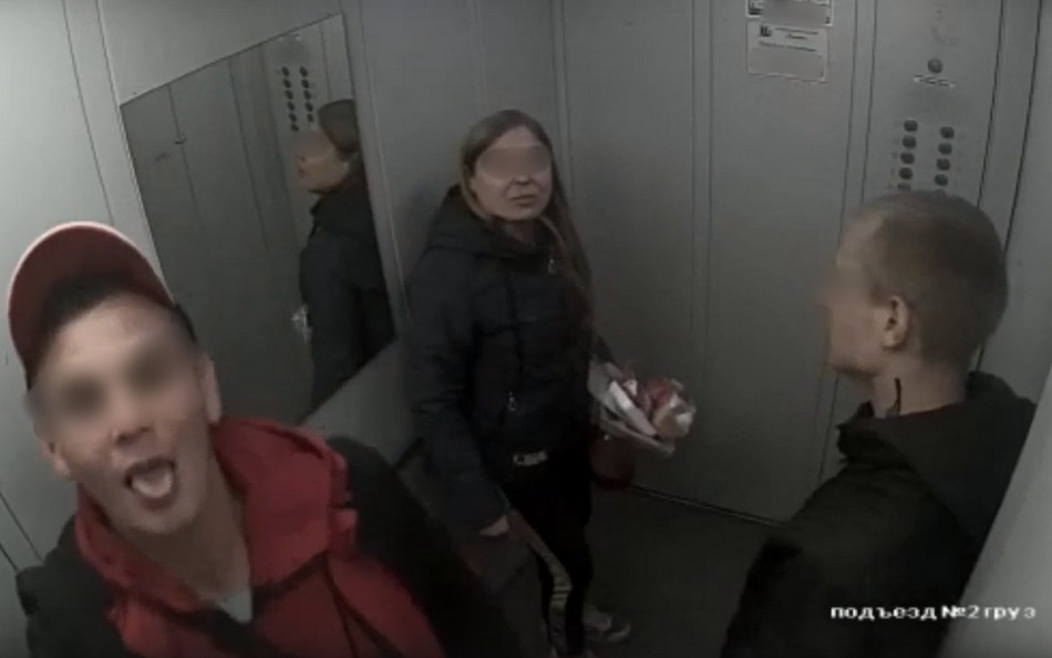 Брянцы просят наказать троих хулиганов, устроивших погром в лифте многоэтажки на Флотской