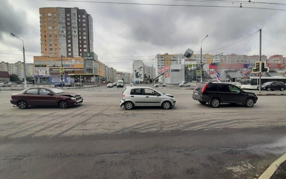 В Брянске ищут очевидцев массового ДТП на улице Авиационной