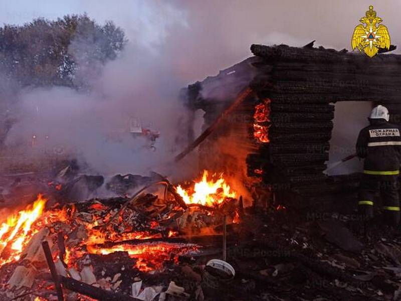 В Брянской области под Погаром ночью сгорел жилой дом