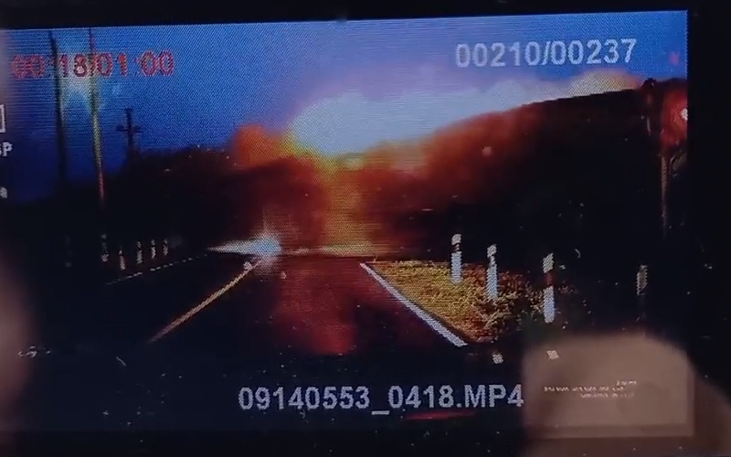 Брянец снял на видео мчащийся состав с горящим вагоном