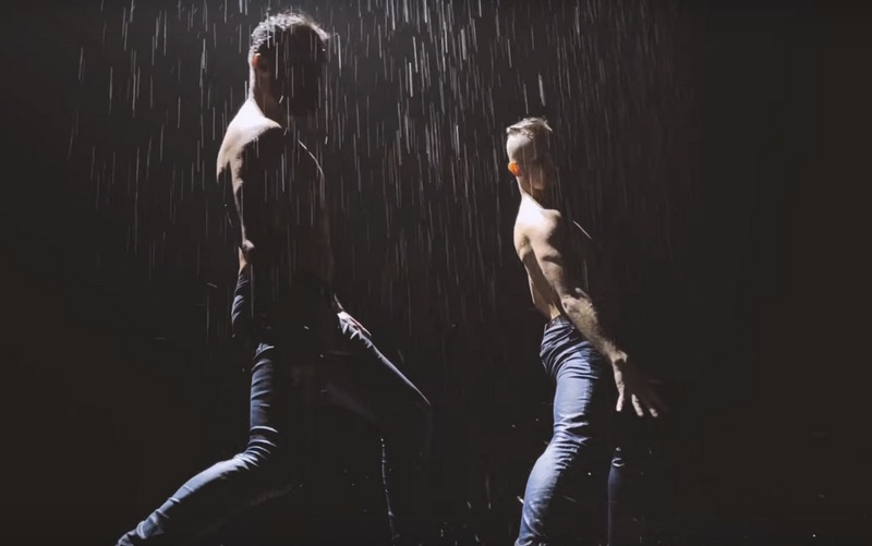 Санкт-Петербургский театр танца «Искушение» покажет брянцам «Шоу под дождем»