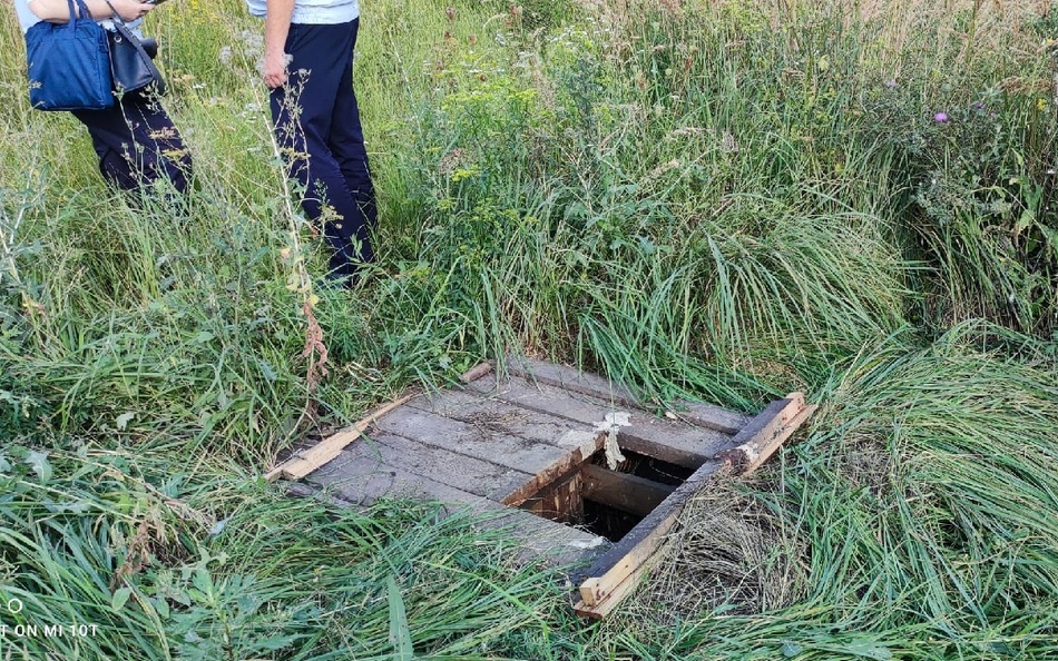 Возле остановки в Выгоничах Брянской области украли деревянный туалет