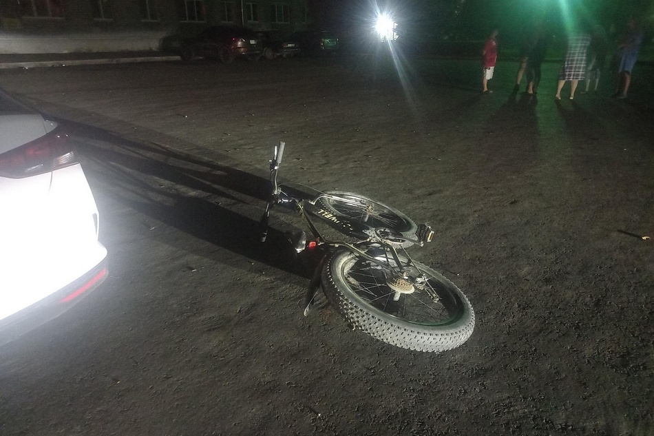 19-летний автомобилист наехал на 14-летнего велосипедиста в Брянске