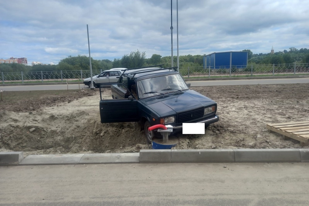 82-летний автомобилист умер за рулем в Бежицком районе Брянска