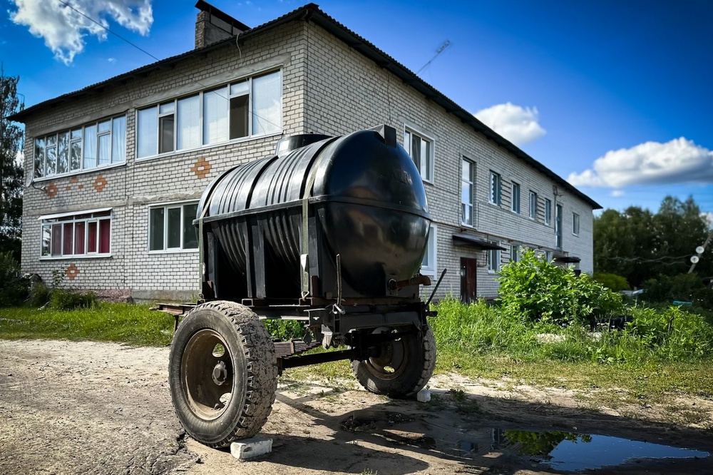 Жильцов многоквартирного дома в Карачеве оставили без воды в адскую жару
