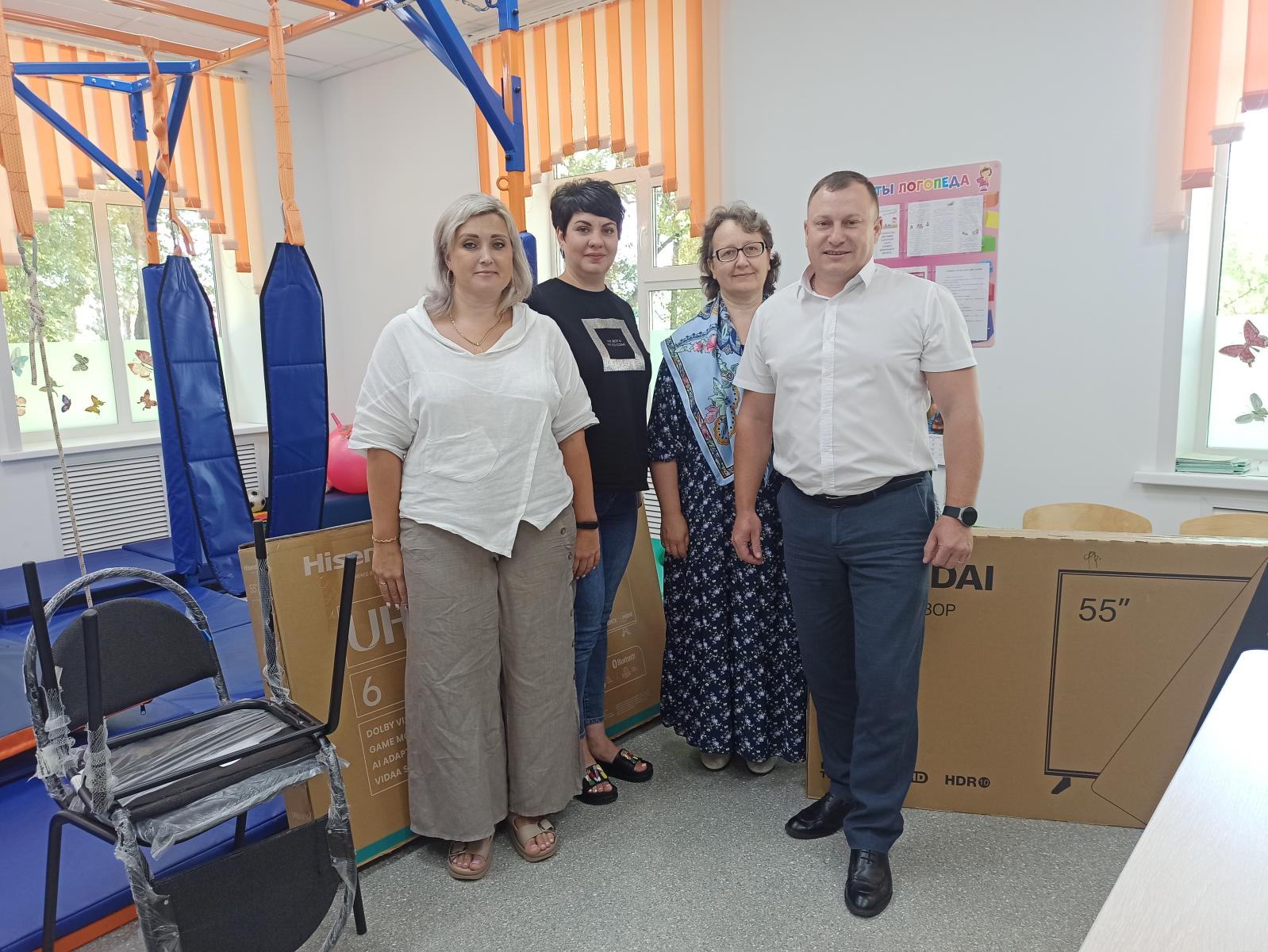 Филиал «Брянскэнергосбыт» оказал помощь Клетнянской школе-интернату
