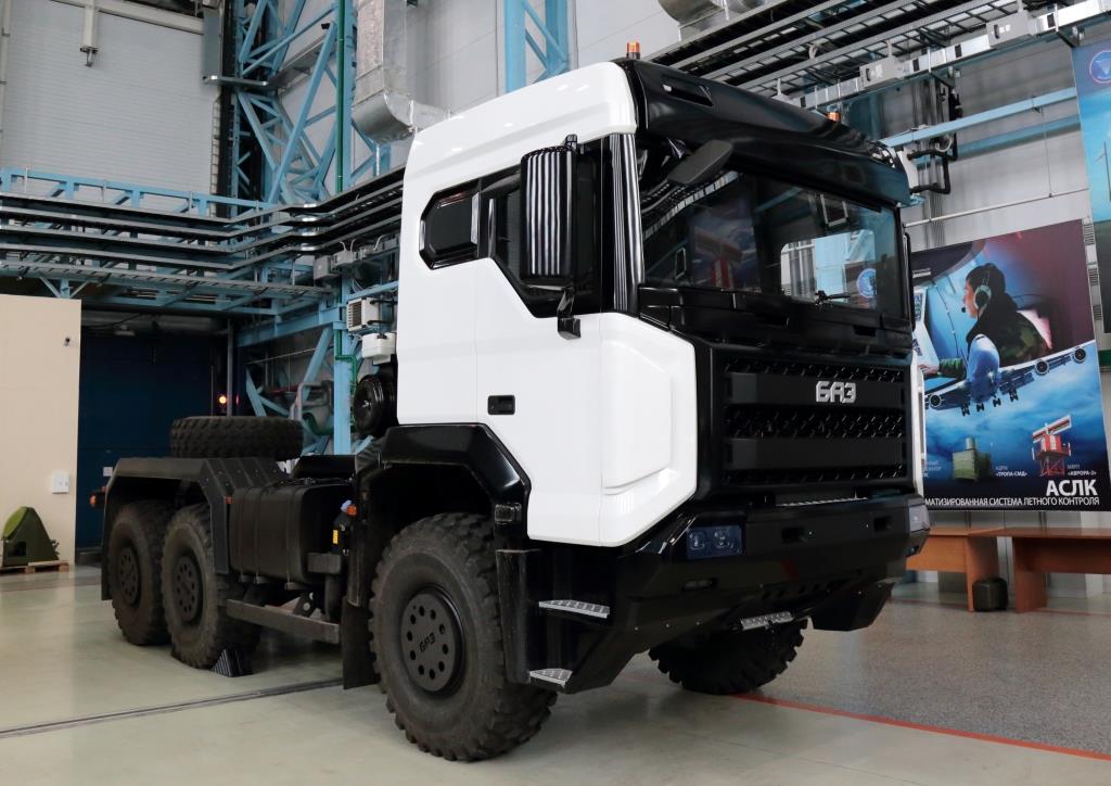 Новый габаритный грузовик БАЗ-S36A11 покажут на форуме «Армия-2023»
