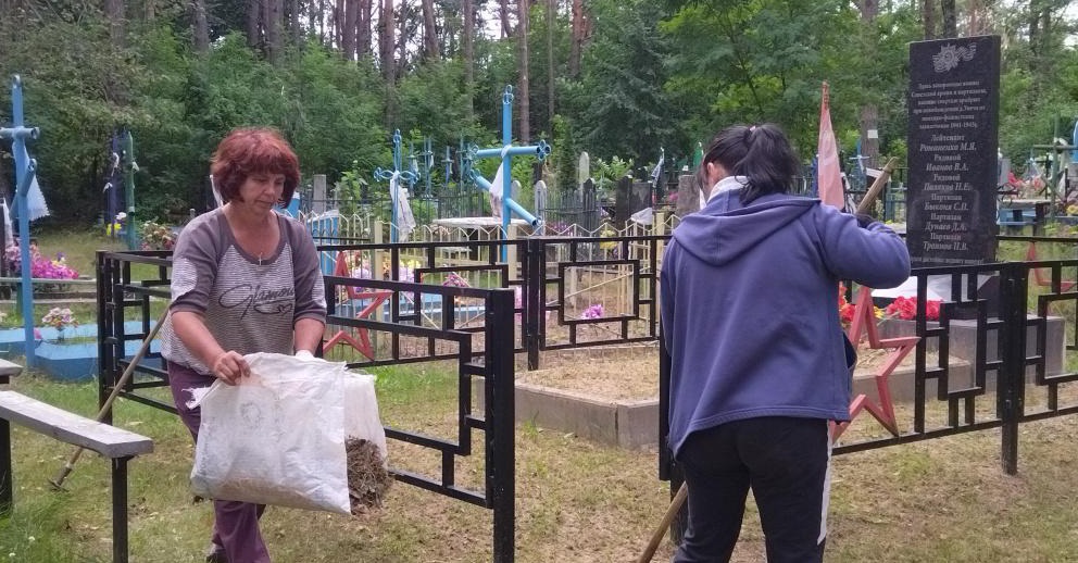В Клинцовском районе ведется благоустройство воинских захоронений