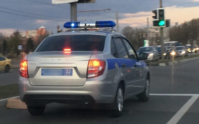 В Брянске украли выставленную возле кафе аудиоколонку