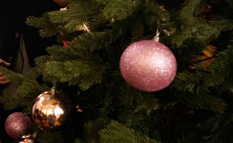 Преимущества искусственной новогодней елки