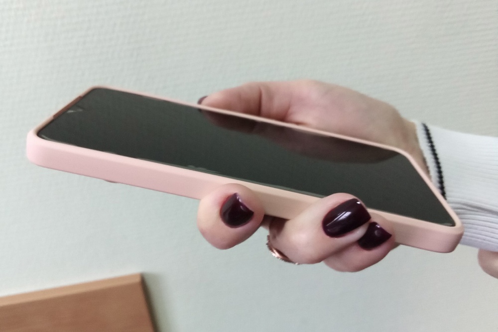 20-летняя жительница Брянска продала несуществующий мобильник
