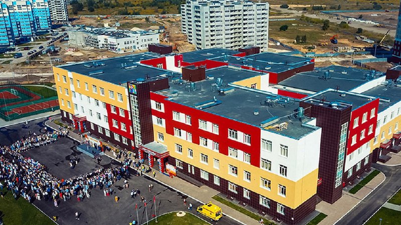 В Бежицком районе Брянска по улице Флотской началось строительство новой школы за 1,5 миллиарда рублей