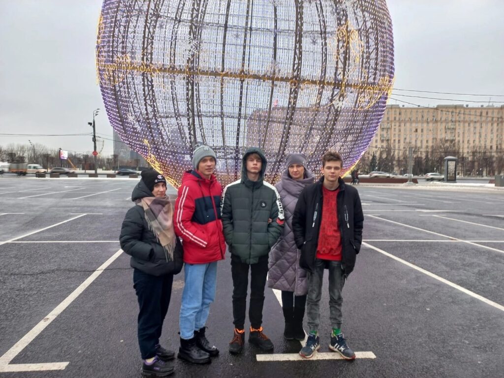 Воспитанники социального приюта города Карачева посетили парк Победы в Москве