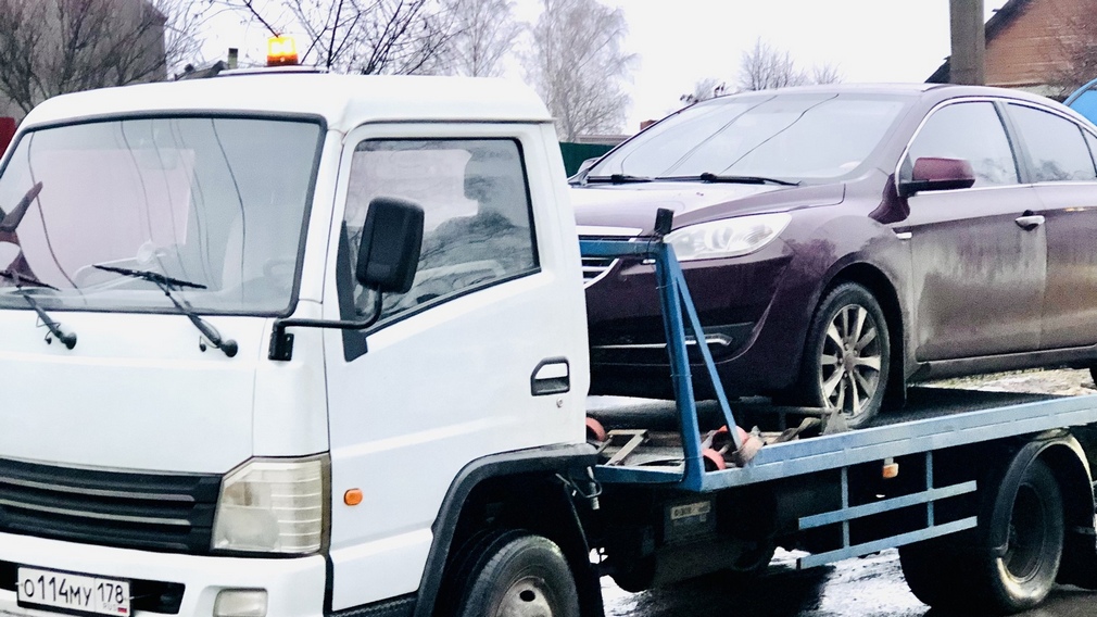 В Новозыбкове сотрудники ДПС поймали пьяную женщину за рулем автомобиля Lifan