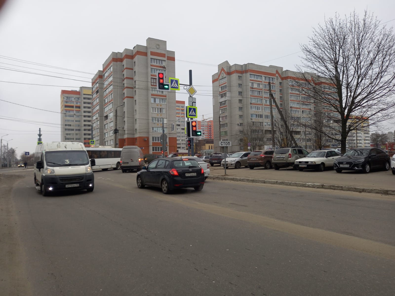На новом участке дороги по улице Тельмана в городе Брянске сделали одностороннее движение