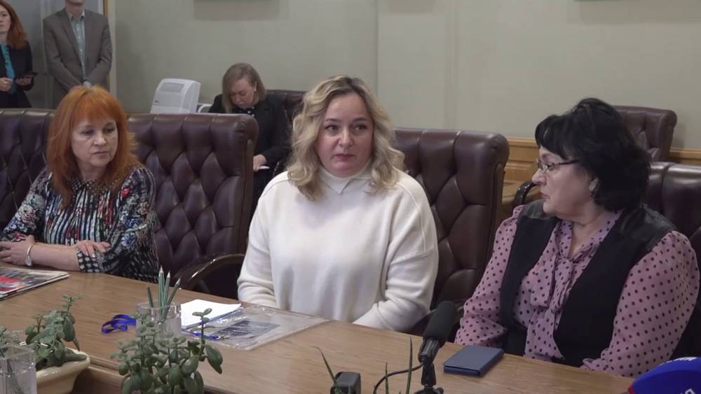 Губернатор Брянщины Богомаз провел встречу с женщинами из Комитета семей воинов Отечества