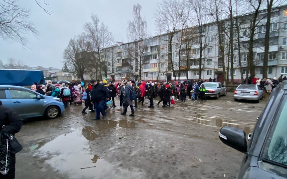 В Брянске утром 18 января эвакуировали учеников и педагогов из школ и гимназий