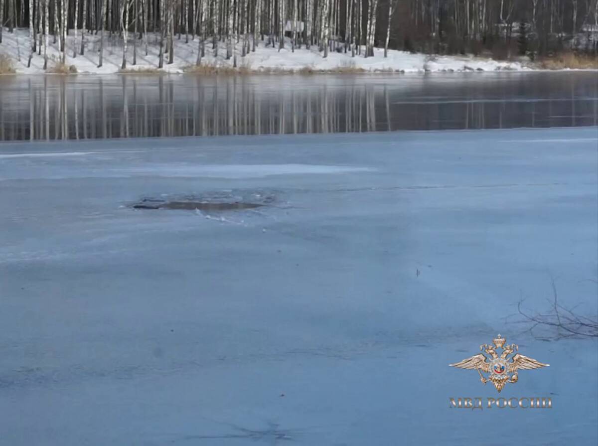 В Брянске любители рыбалки вышли на тонкий лёд, проигнорировав предупреждения МЧС