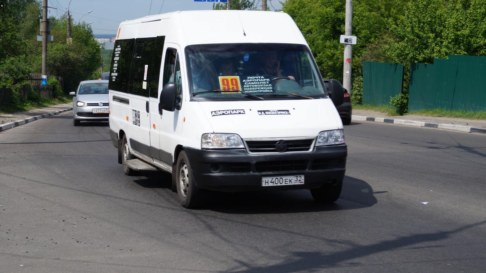 Брянские депутаты рекомендовали принять закон о перевозках в легковом такси в трех чтениях