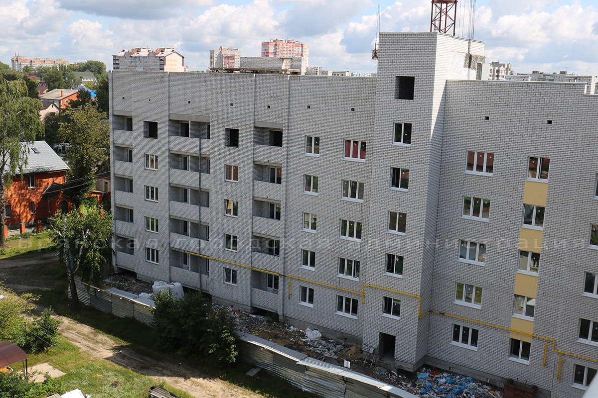 На Витебской в Брянске возводят пятиэтажку для переселенцев из аварийных домов