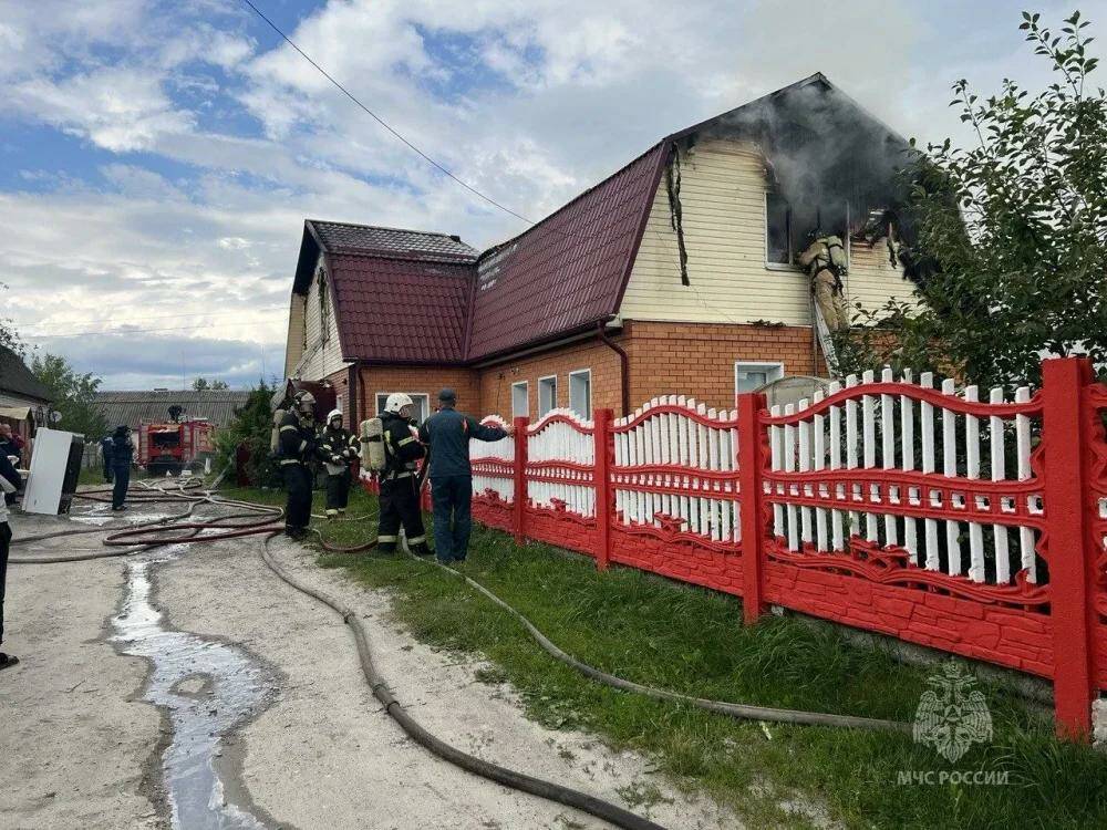 Пожар в доме на 4-м Строительном проезде в Брянске успешно потушен