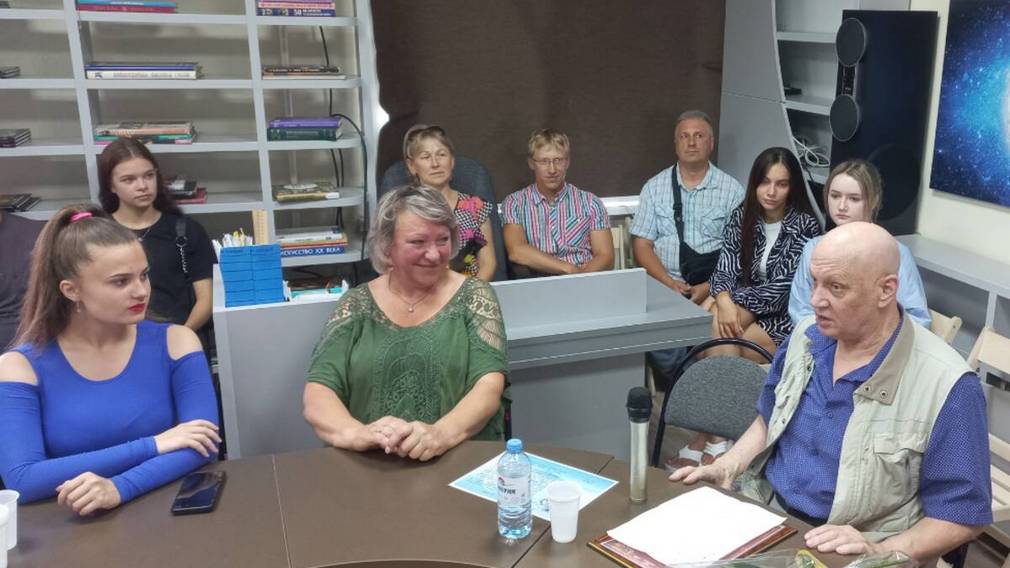 Встреча брянского фантаста Головачёва с читателями прошла в Жуковке