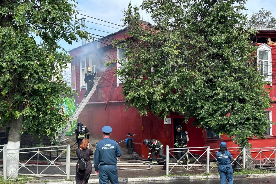 В Брянске начали восстанавливать сгоревшее кафе Rollings