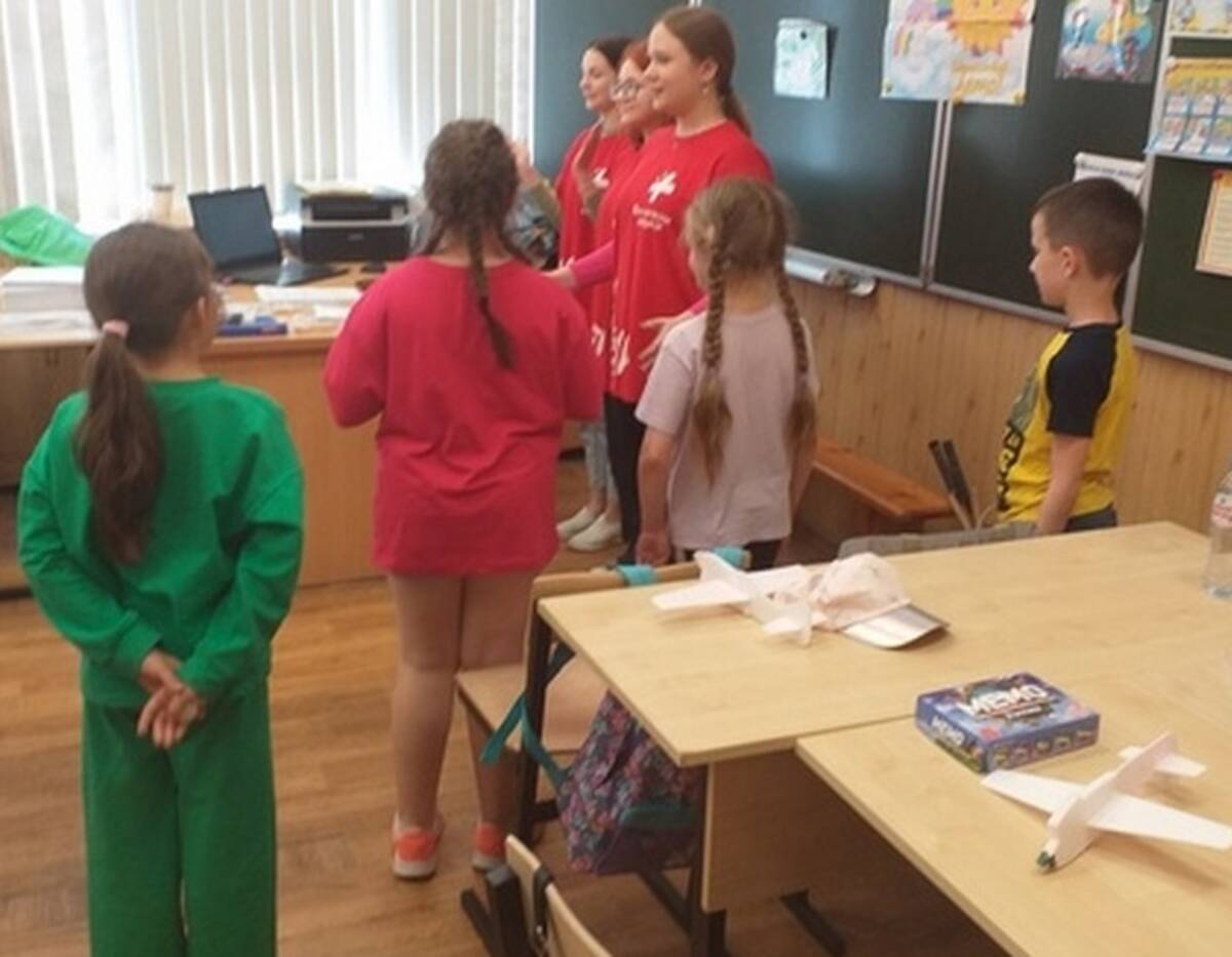 Студенты-медики из Брянска организовали праздник здоровья для детей из школьного лагеря