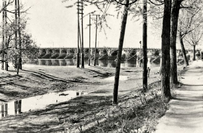 Жителям Брянщины показали, как выглядел Черный мост в годы войны